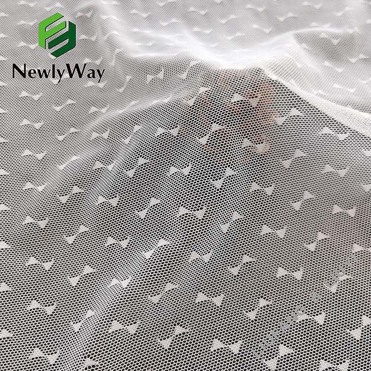 परिधान के लिए बो टाई पैटर्न नायलॉन स्पैन्डेक्स खिंचाव ताना बुना हुआ जाल कपड़ा-7+