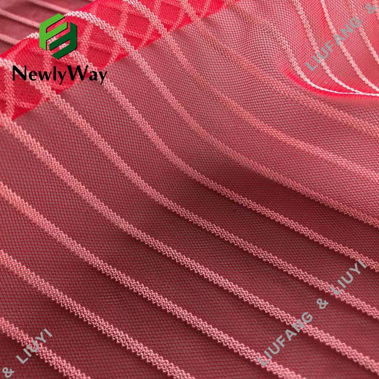 Tessuto in tulle a rete a rete a righe in misto poliestere con design di ultima generazione per abbigliamento alla moda-12